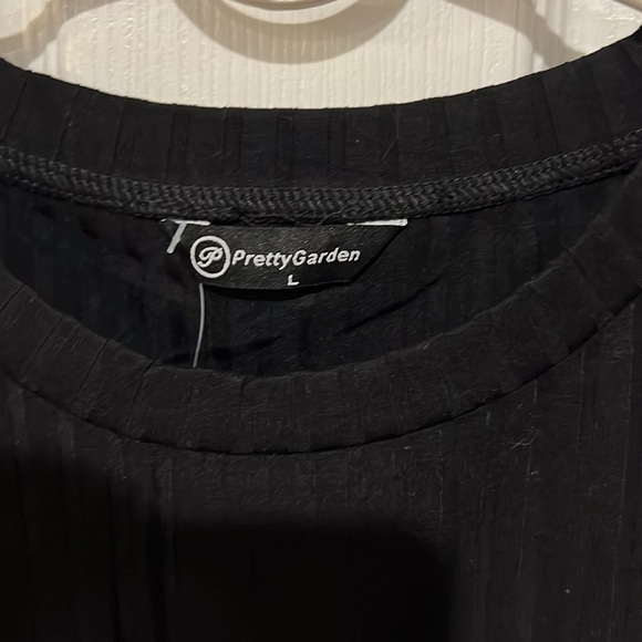 Women’s pretty garden crop top - Picture 2 of 4